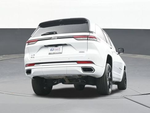 Used 2023 Jeep Grand Cherokee Overland w/ Luxury Tech Group IV AWD/4WD image 49