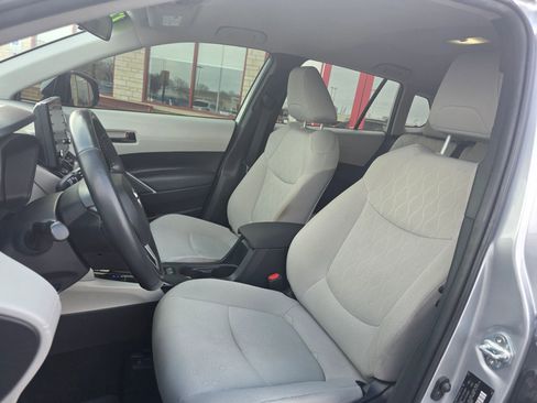 Used 2022 Toyota Corolla Cross LE image 10