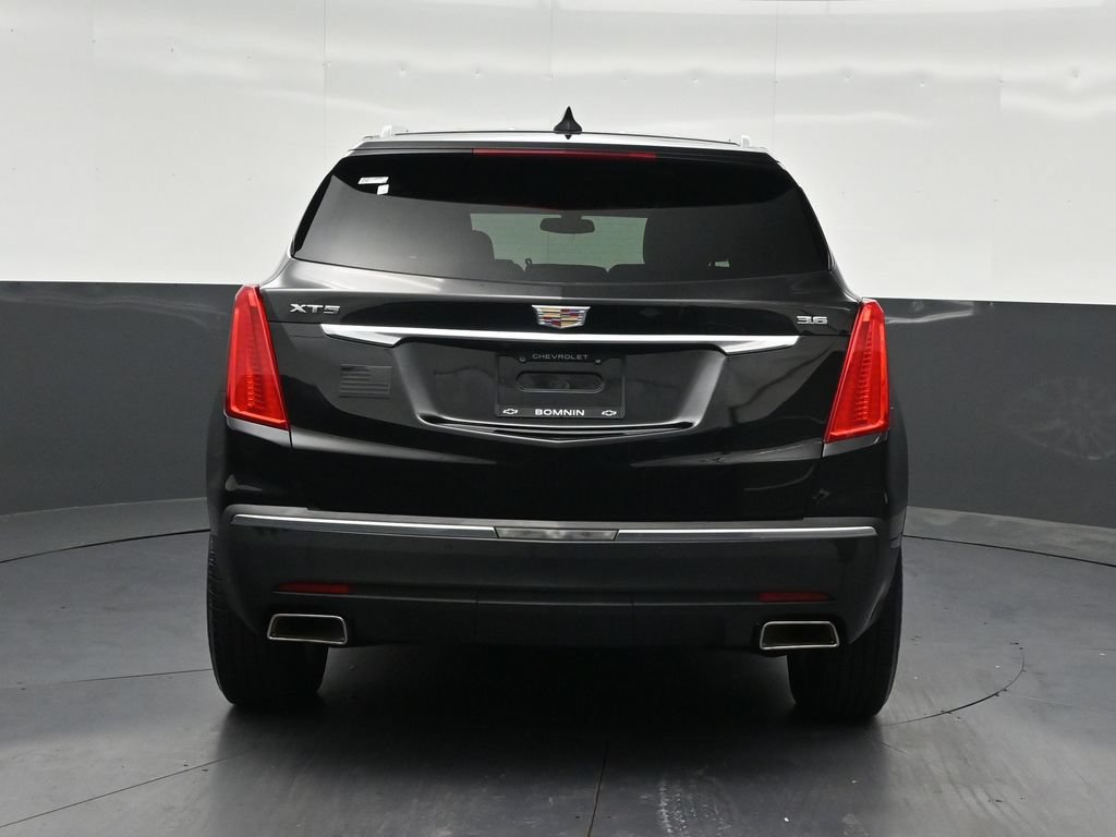 Used 2017 Cadillac XT5 FWD image 4