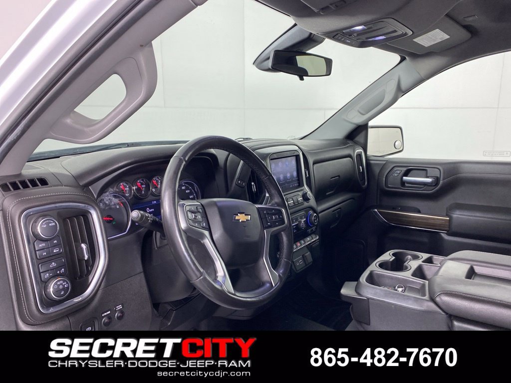 Used 2020 Chevrolet Silverado 1500 LT w/ Convenience Package AWD/4WD image 11