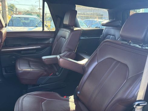 Used 2023 Ford Expedition Limited image 23