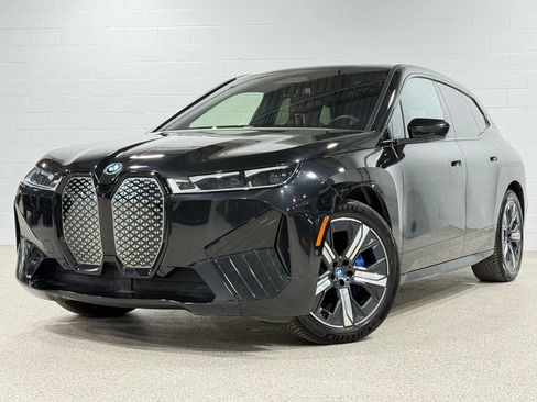 Used 2022 BMW iX xDrive50 w/ Sport Package image 2