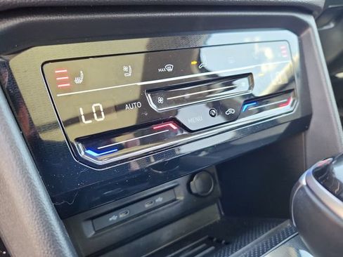 Certified 2025 Volkswagen Taos SEL AWD/4WD image 20