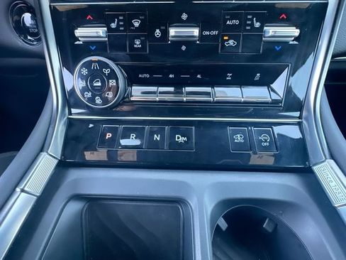 Used 2025 Nissan Armada PRO-4X AWD/4WD image 21