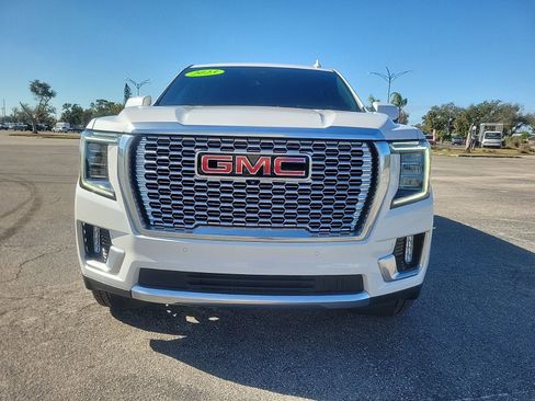 Used 2023 GMC Yukon XL Denali image 4