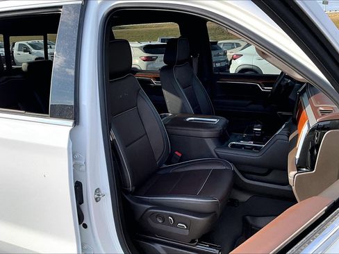 Used 2022 GMC Sierra 1500 Denali w/ Denali Reserve Package image 7
