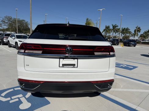 New 2026 Volkswagen Atlas Cross Sport SE image 4