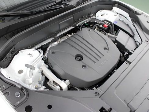 New 2026 Volvo XC60 B5 Plus w/ Protection Package Premier image 39