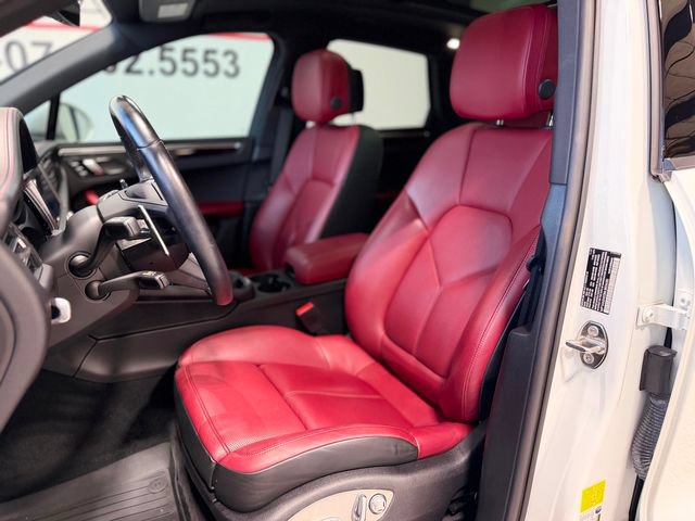 Used 2022 Porsche Macan AWD/4WD image 23