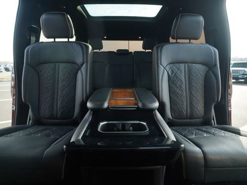 Used 2022 Jeep Grand Wagoneer Series III image 40