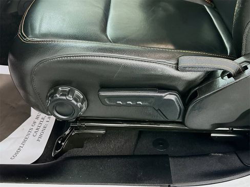 Used 2023 Jeep Gladiator Mojave w/ Cold Weather Group image 19