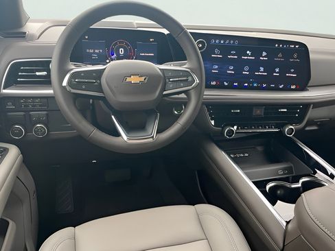 New 2026 Chevrolet Suburban LT w/ LPO, Chrome Package RWD image 18