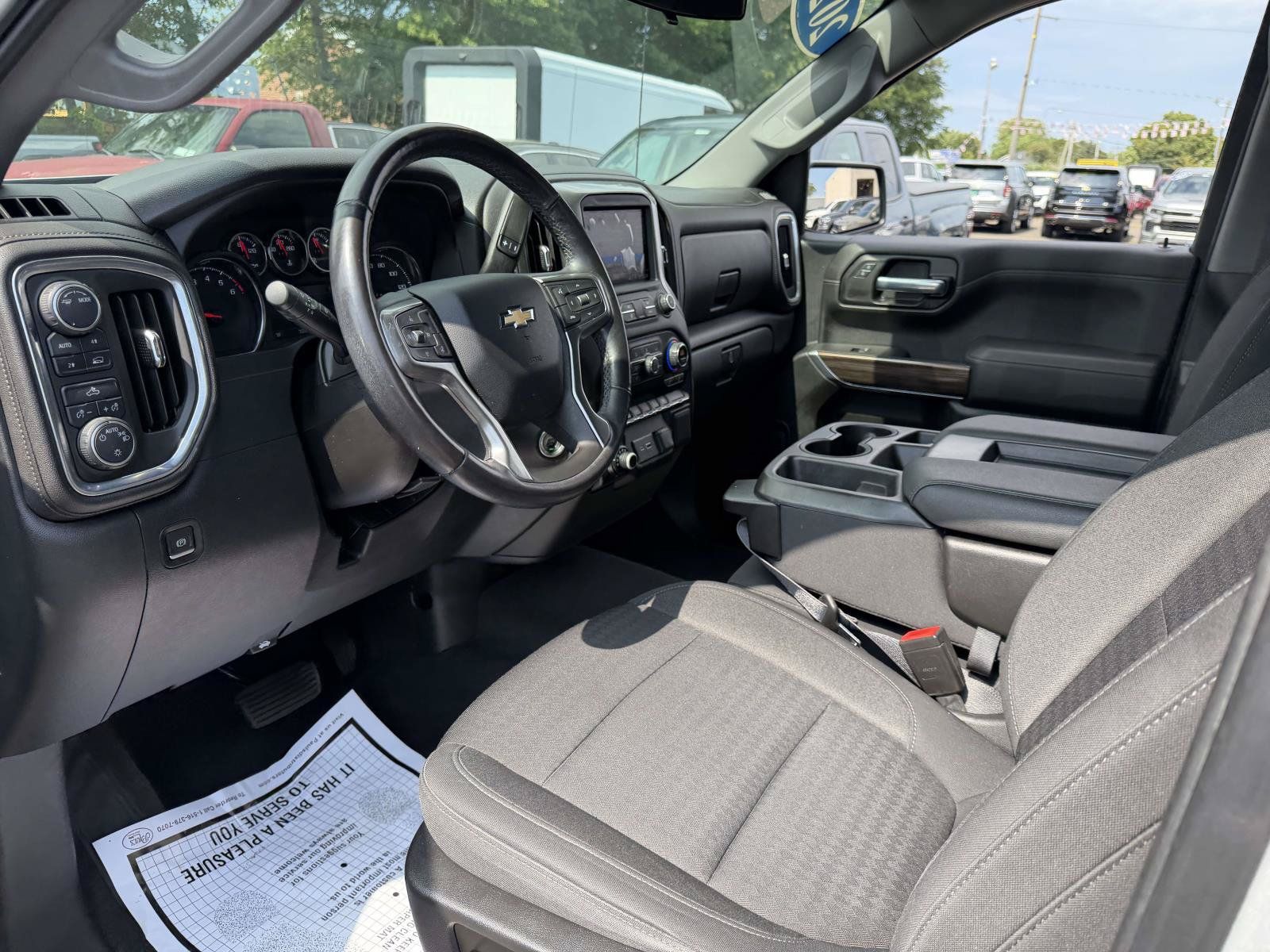 Used 2021 Chevrolet Silverado 1500 LT w/ Bed Protection Package AWD/4WD image 11