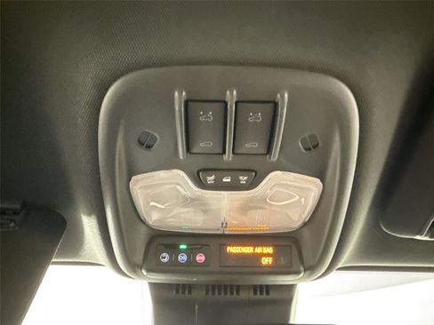 Used 2023 GMC Canyon Denali image 23