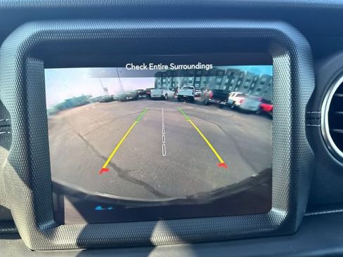 Used 2023 Jeep Wrangler Unlimited Sahara AWD/4WD image 21