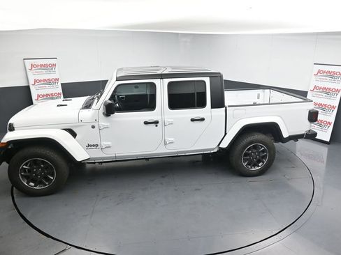 Used 2023 Jeep Gladiator Overland AWD/4WD image 24