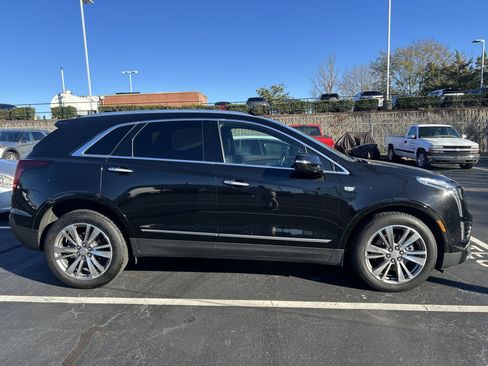 Used 2021 Cadillac XT5 Premium Luxury image 2