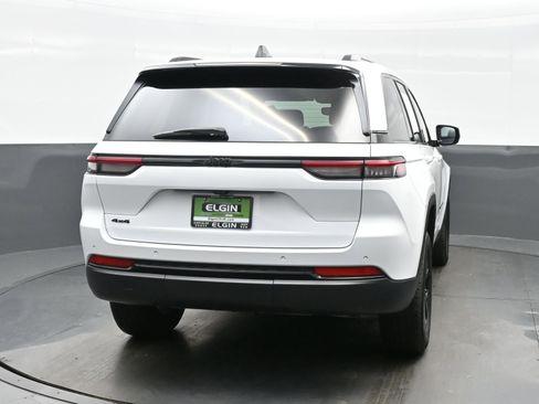 Used 2024 Jeep Grand Cherokee Altitude image 5