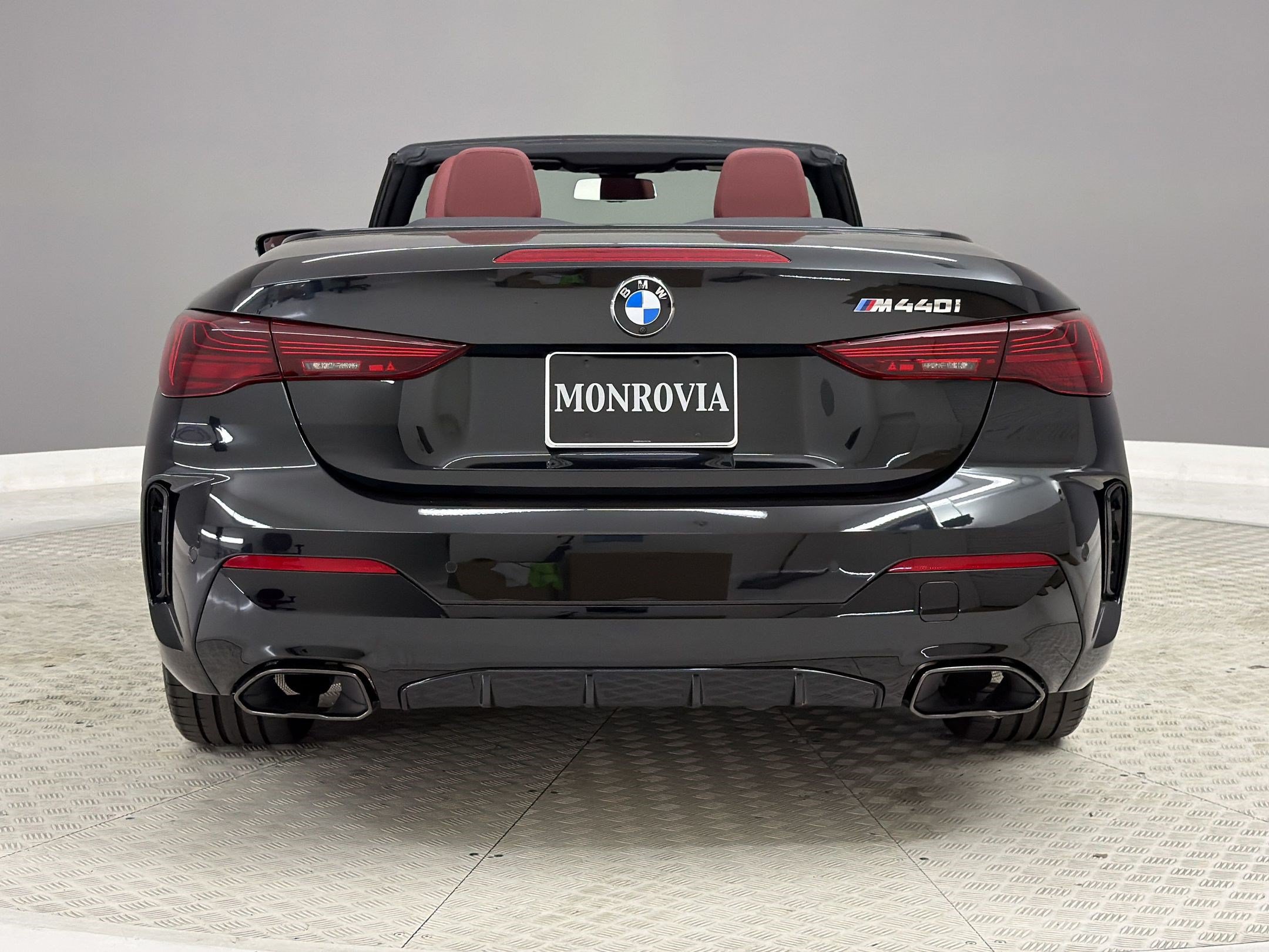 Used 2025 BMW M440i Convertible w/ Premium Package RWD image 10