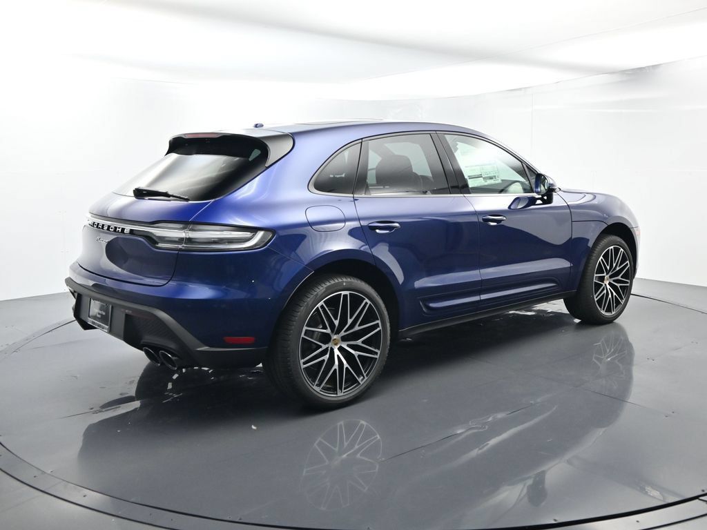 Certified 2025 Porsche Macan AWD/4WD image 15