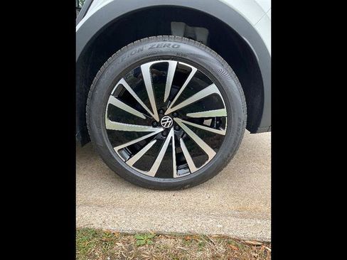 New 2025 Volkswagen ID.4 Pro AWD/4WD image 10