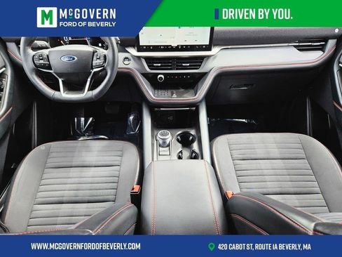 Used 2025 Ford Explorer ST-Line w/ ST-Line Street Pack AWD/4WD image 11
