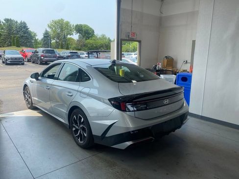 Used 2025 Hyundai Sonata SEL FWD image 3