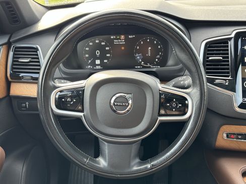 Used 2021 Volvo XC90 T6 Momentum w/ Advanced Package image 18