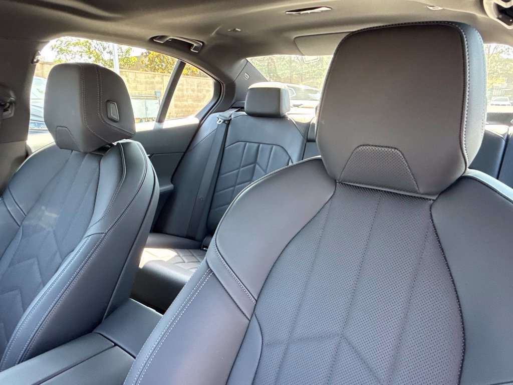 Used 2026 BMW 530i w/ M Sport Package RWD image 22