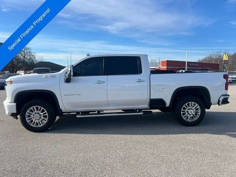 Used 2022 Chevrolet Silverado 2500 High Country w/ Z71 Off-Road Package image 3