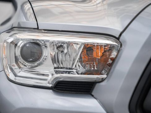 Certified 2021 Toyota Tacoma SR AWD/4WD image 14