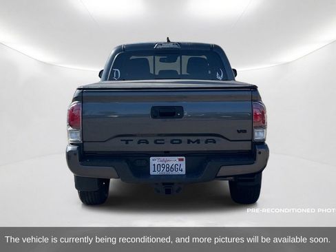 Used 2023 Toyota Tacoma TRD Off-Road w/ Technology Package AWD/4WD image 7