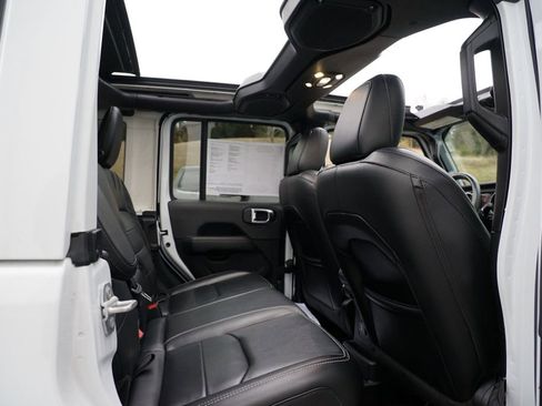 Used 2022 Jeep Wrangler Unlimited Sahara w/ Cold Weather Group image 28