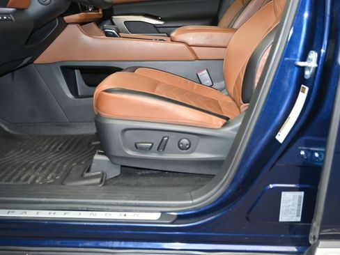 Certified 2024 Nissan Pathfinder Platinum AWD/4WD image 23