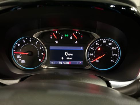 Used 2023 Chevrolet Traverse LT FWD image 16