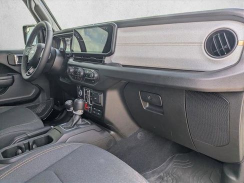 Used 2025 Jeep Wrangler Unlimited Sport AWD/4WD image 15