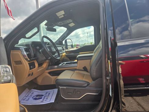 Used 2024 Ford F250 Lariat AWD/4WD image 7