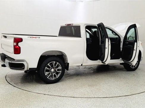 Used 2022 Chevrolet Silverado 1500 LT image 12