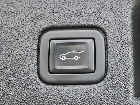 Used 2020 Chevrolet Equinox LT FWD image 28