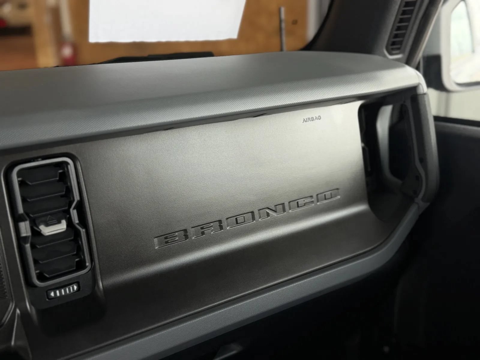 Used 2023 Ford Bronco 2-Door w/ Sasquatch Package AWD/4WD image 38