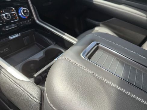 Used 2023 GMC Yukon Denali AWD/4WD image 42