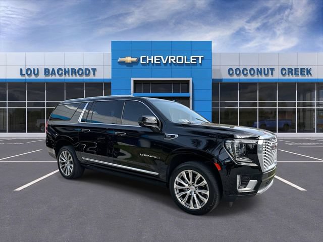 Used 2023 GMC Yukon XL Denali AWD/4WD image 2