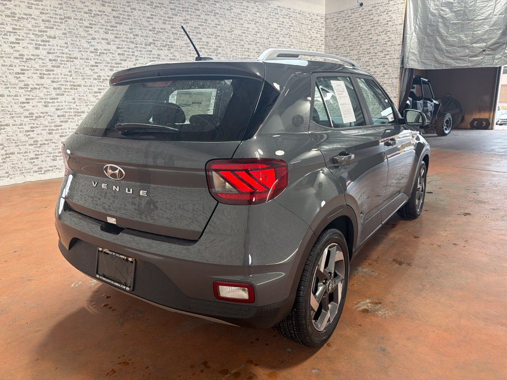 Used 2026 Hyundai Venue SEL FWD image 7