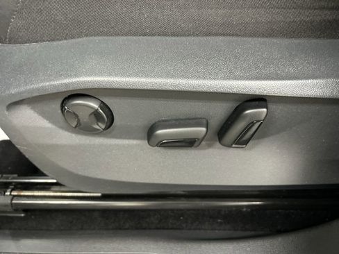 Certified 2022 Volkswagen Tiguan SE AWD/4WD image 10