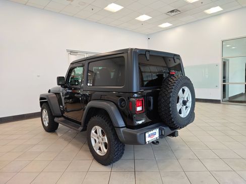 Used 2021 Jeep Wrangler Sport AWD/4WD image 5