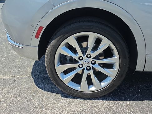 Certified 2023 Buick Envision Avenir FWD image 5