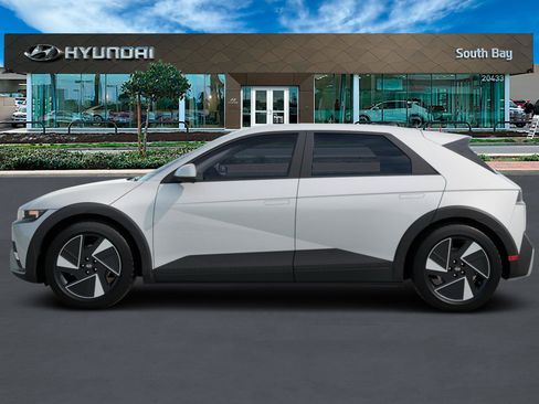 New 2026 Hyundai Ioniq 5 SE image 2