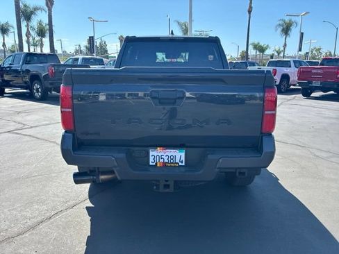 Used 2026 Toyota Tacoma TRD Off-Road AWD/4WD image 9