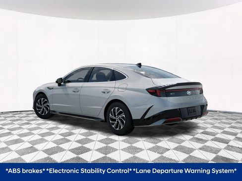 Used 2026 Hyundai Sonata Blue FWD image 7