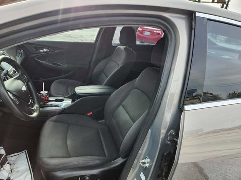 Used 2017 Chevrolet Malibu LT image 10